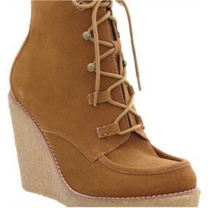 NWOB Gap Lace Up Moccasin Wedge Leather Suede Booties Maple Sugar Sz 8.5 (flaw)